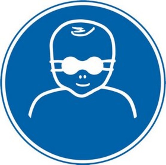 Kleinkinder durch weitgehend lichtundurchlässige Augenabschirmung schützen, Augenabschirmung für Patienten tragen
